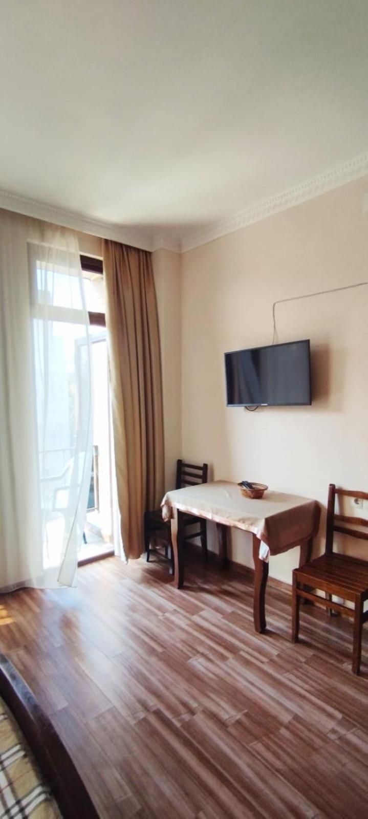 Hotel Twins Anna Кобулети Екстериор снимка